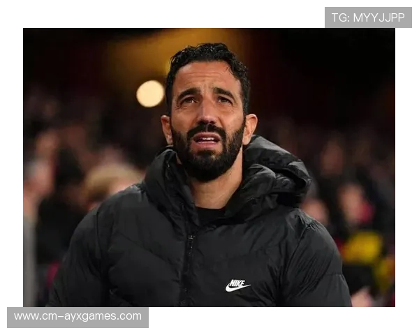 曼联在寒潮中进行室内传球与冲刺结合训练,效率不降反增 曼联在寒潮中进行室内传球与冲刺结合训练,效率不降反增