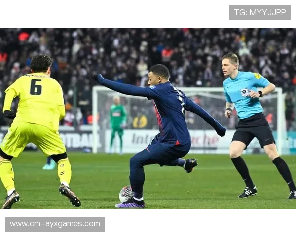 姆巴佩头球冲顶得手，巴黎风暴再起