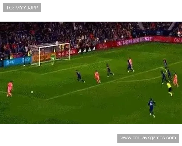 梅西外脚背妙传撕开整条防线，引发全场惊呼